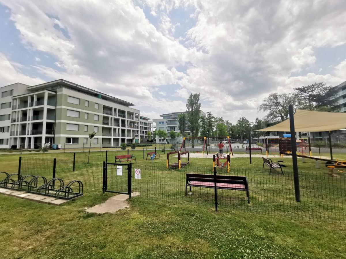 Vizpart Honved Apartman Балатонлеле Екстериор снимка
