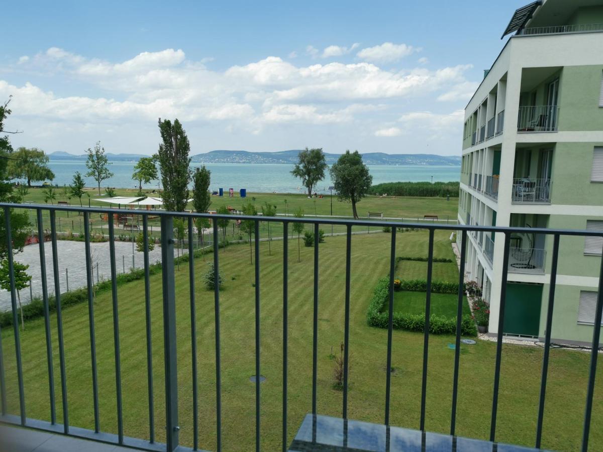 Vizpart Honved Apartman Балатонлеле Екстериор снимка