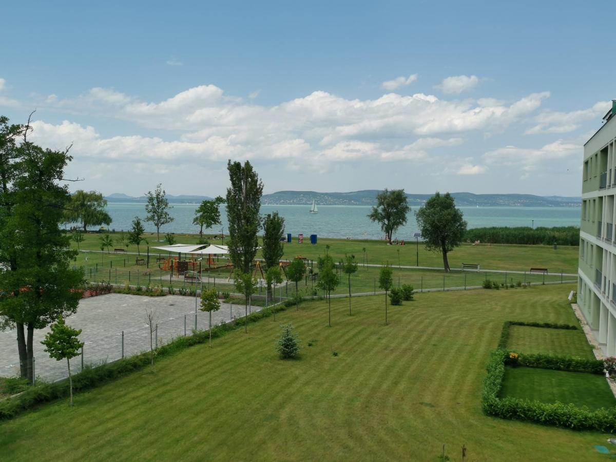 Vizpart Honved Apartman Балатонлеле Екстериор снимка